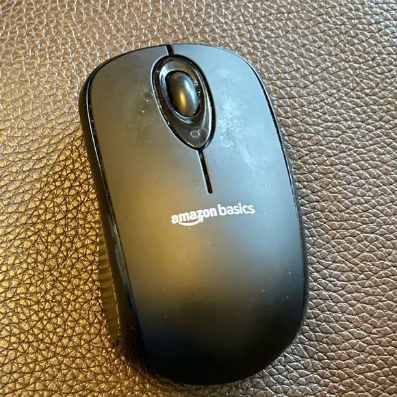 Used mouse it works! USB wireless! - Picture 1 of 2